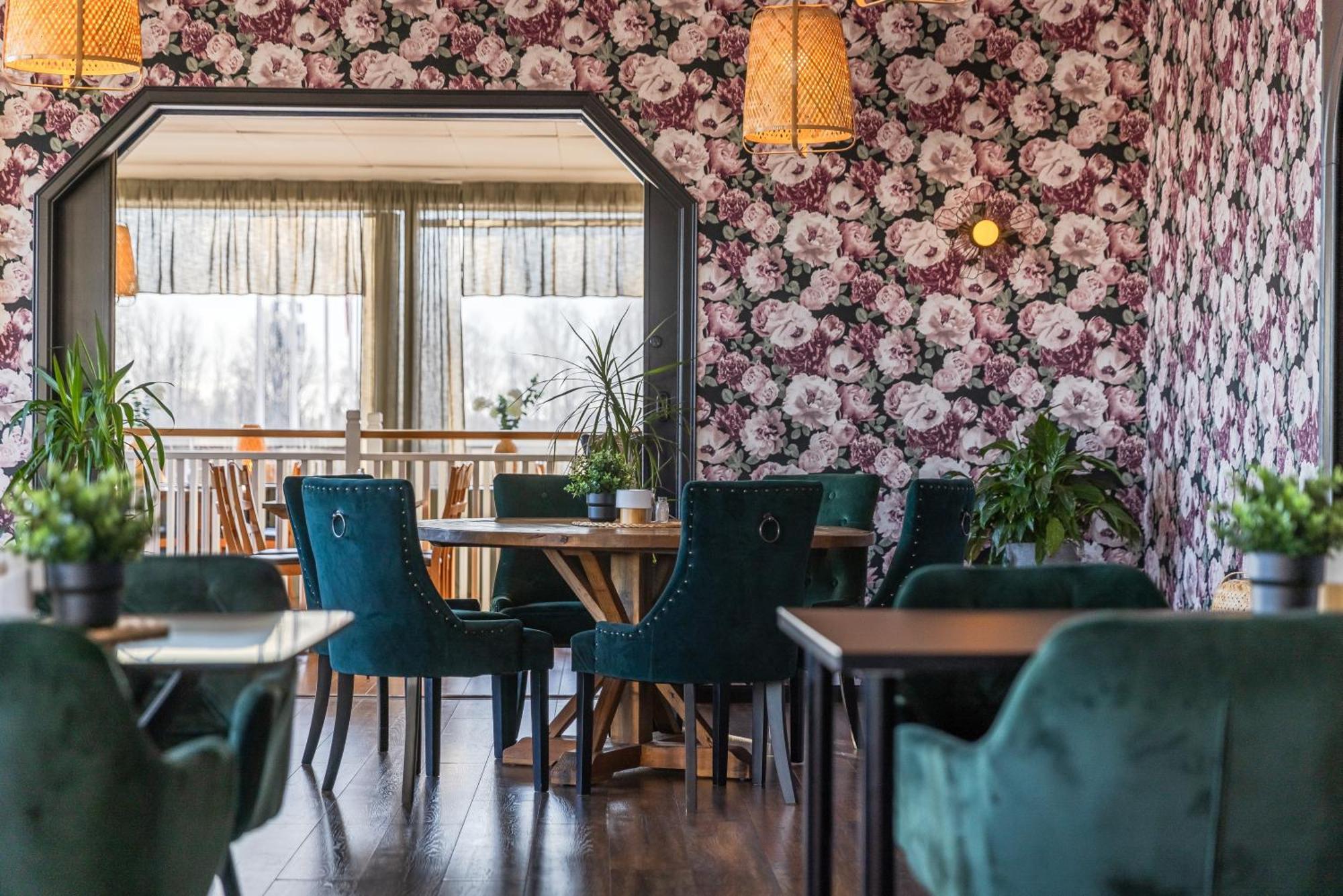 Hotell Kung Goesta By First Mora Extérieur photo