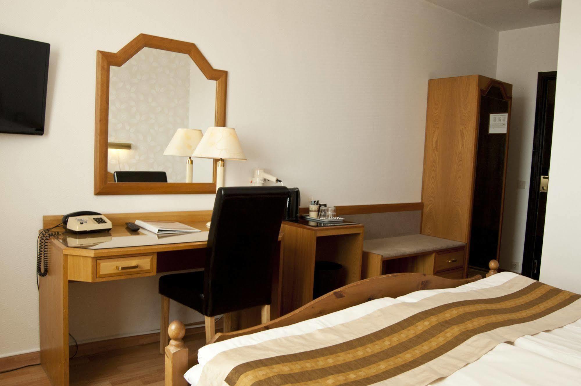 Hotell Kung Goesta By First Mora Extérieur photo